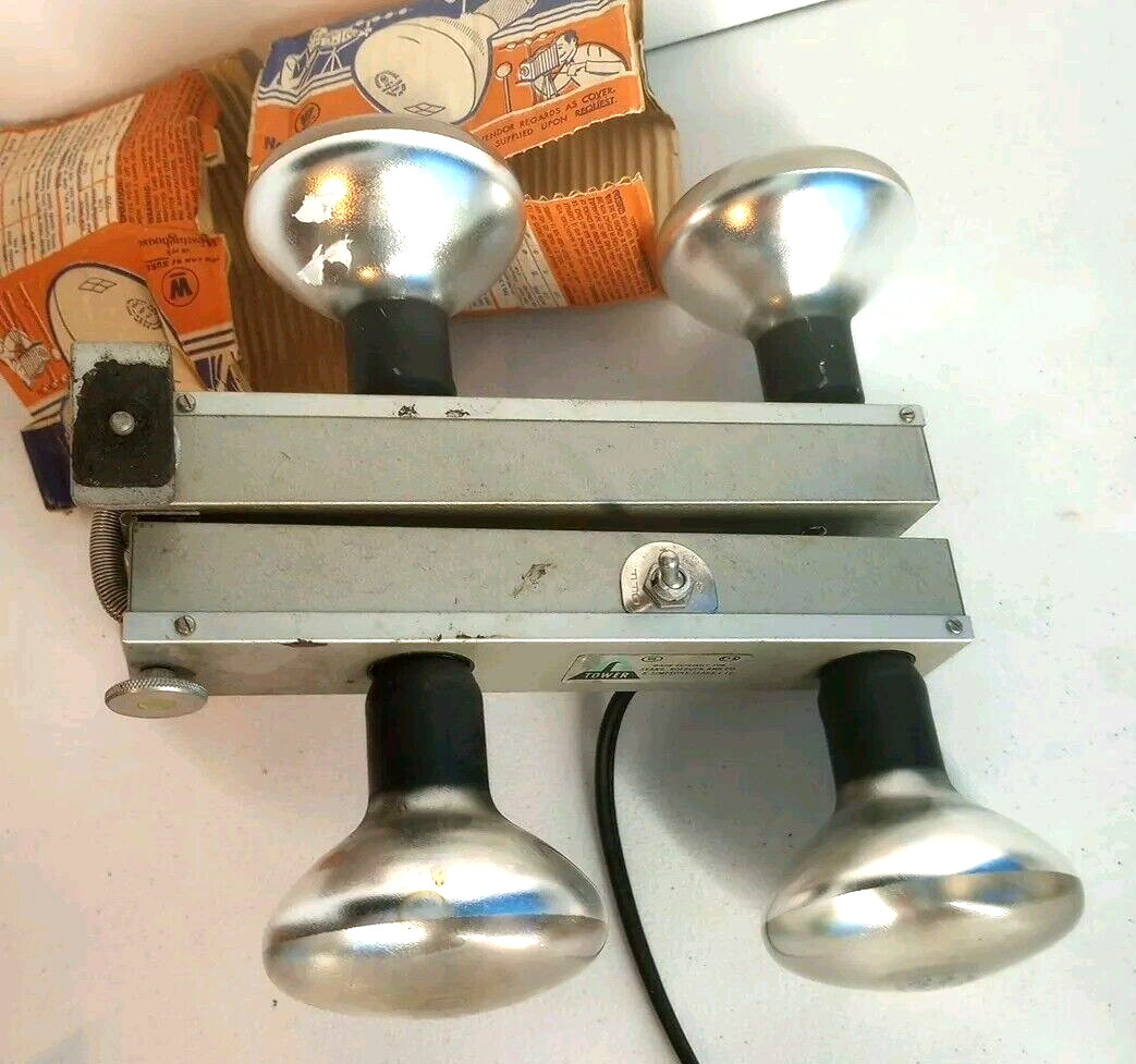 Vtg Sears Roebuck Folding Photo Movie Light Bar, 2 & 4 Lamp W 4 Vtg MOVIE BULBS
