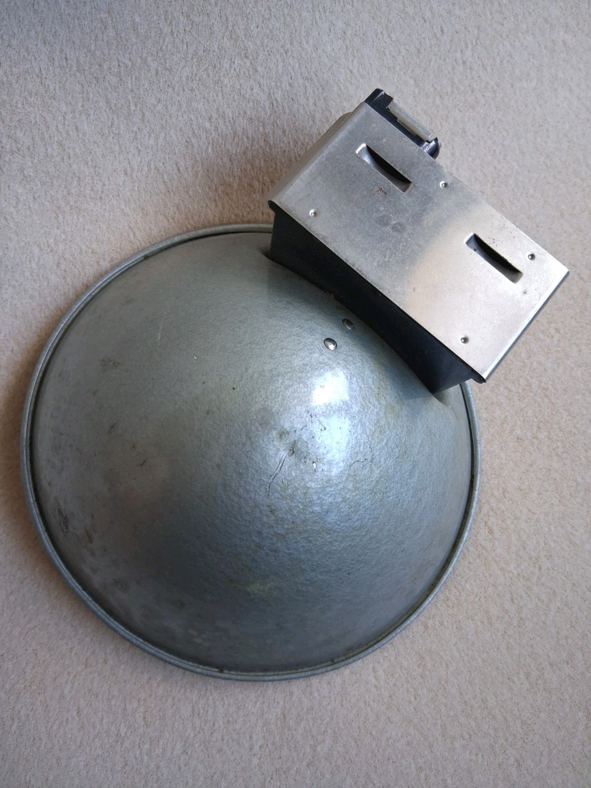 Vintage Photography Equip. Flash Reflector & Bulbs Mid-century Super 8? Untested