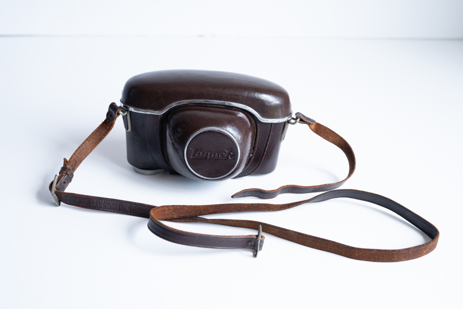 5 Vintage LEICA/Nikon/Tanack Camera Cases in good condition