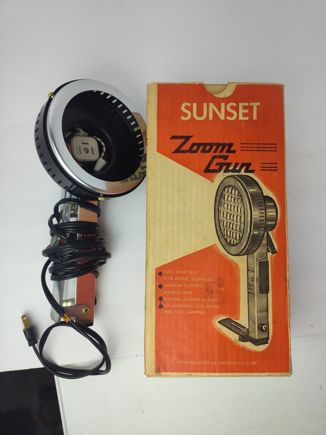 Vintage Sunset Zoom Gun 650W Super Bright Photo Light 8mm Original Box UNTESTED