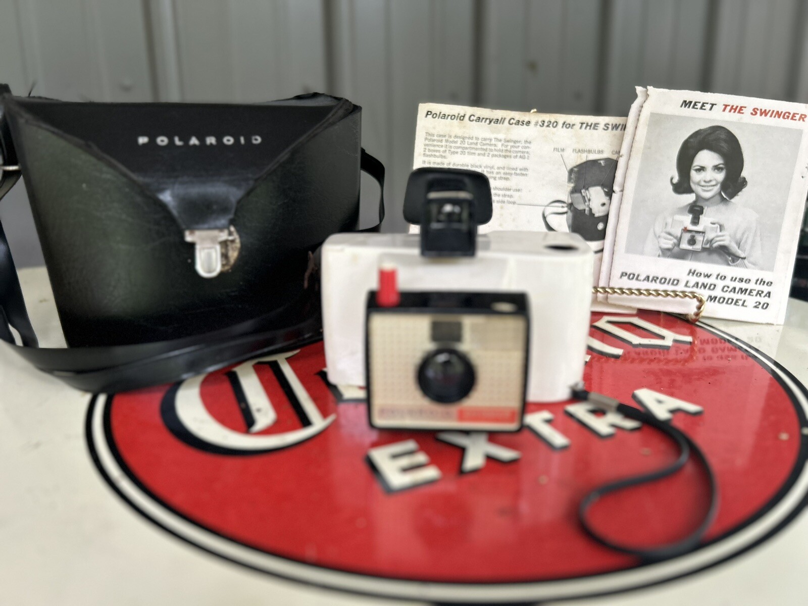 1965 -Polaroid Swinger Model 20 Instant Film Land Camera – Original Casing