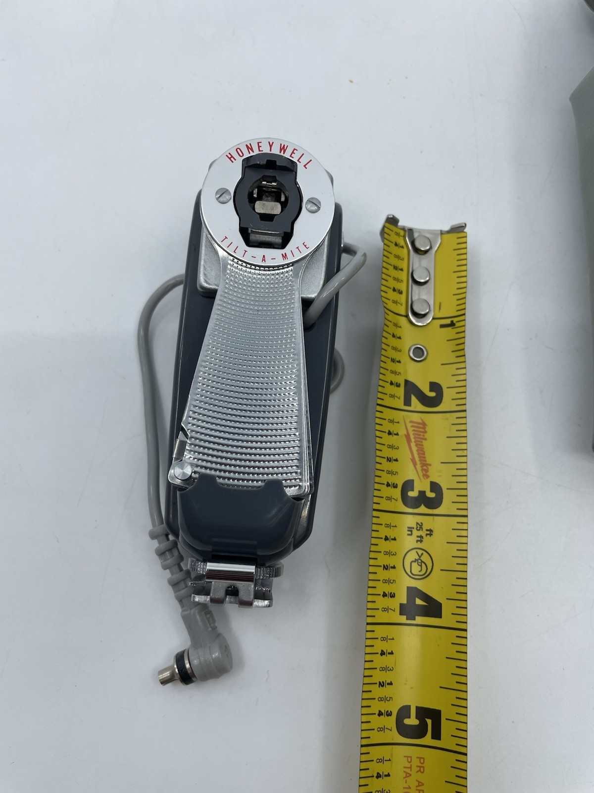 Vintage Honeywell Tilt-A-Mite Flash Unit w/ Case – Collapsible Fan Camera Flash