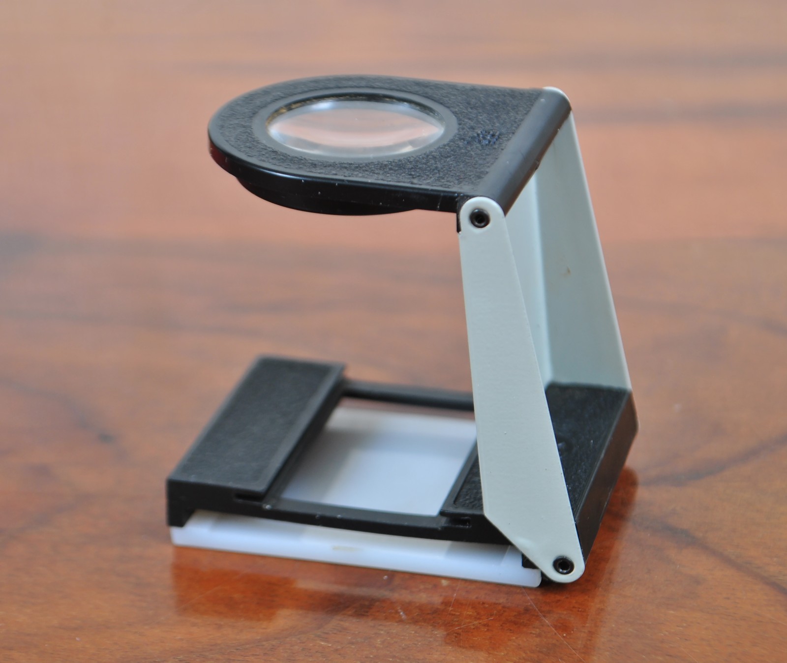 RAR vintage 5x Magnifying lens Device for viewing 35mm photographic films – USSR