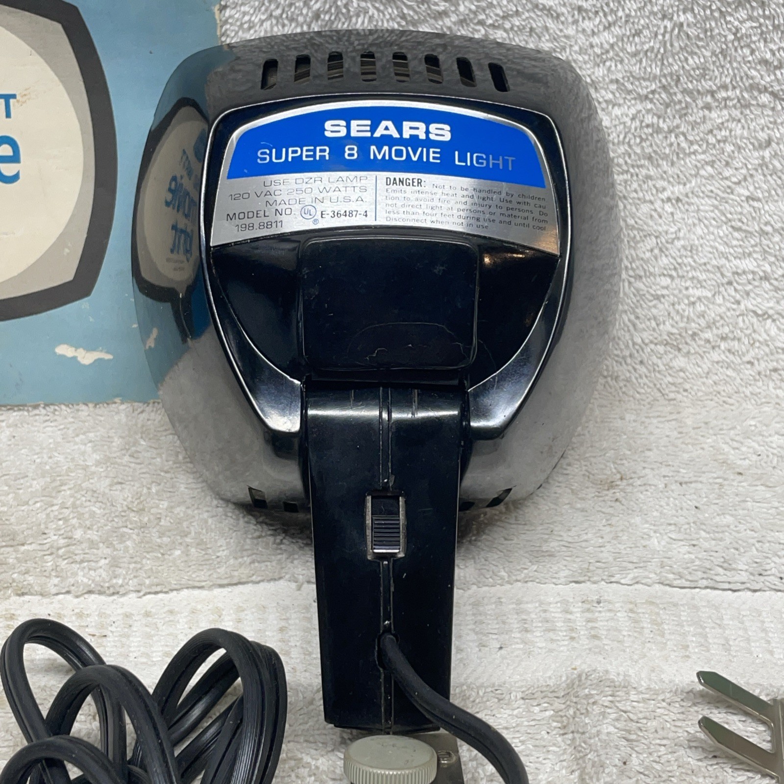 Vintage Sears Super 8 Movie Light 250 Watt In Excellent Condition