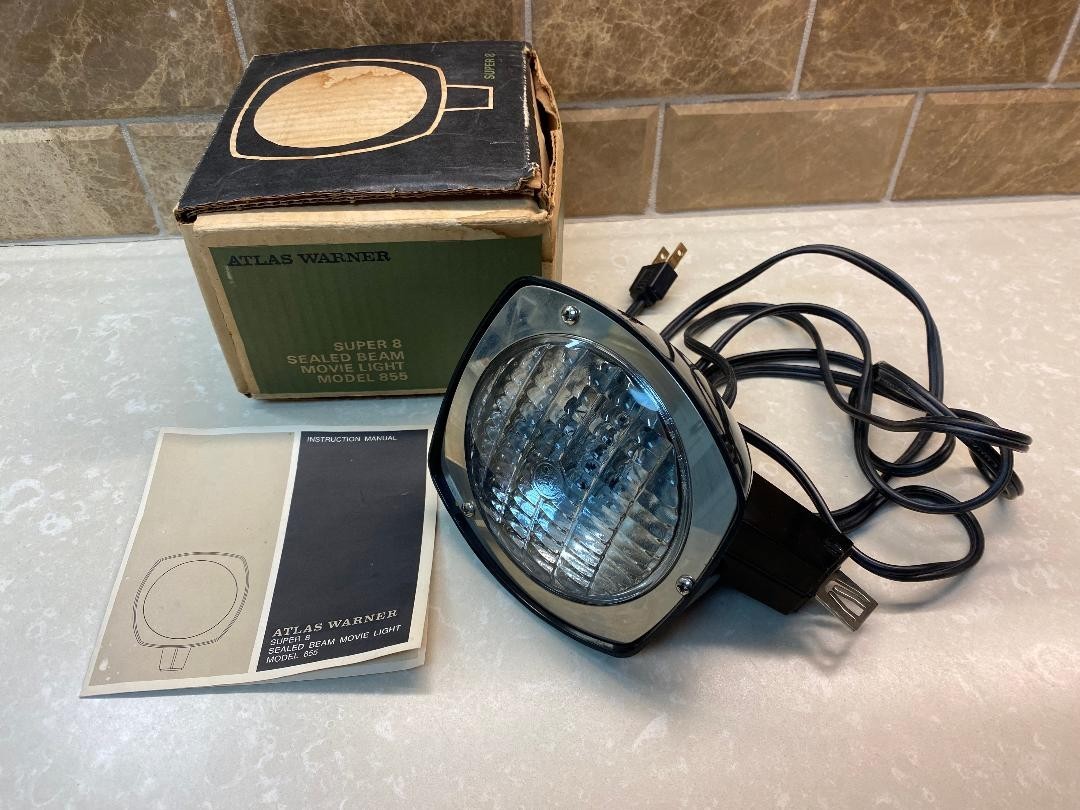 VINTAGE ATLAS WARNER SUPER 8 SEALED BEAM MOVIE LIGHT TESTED WORKING