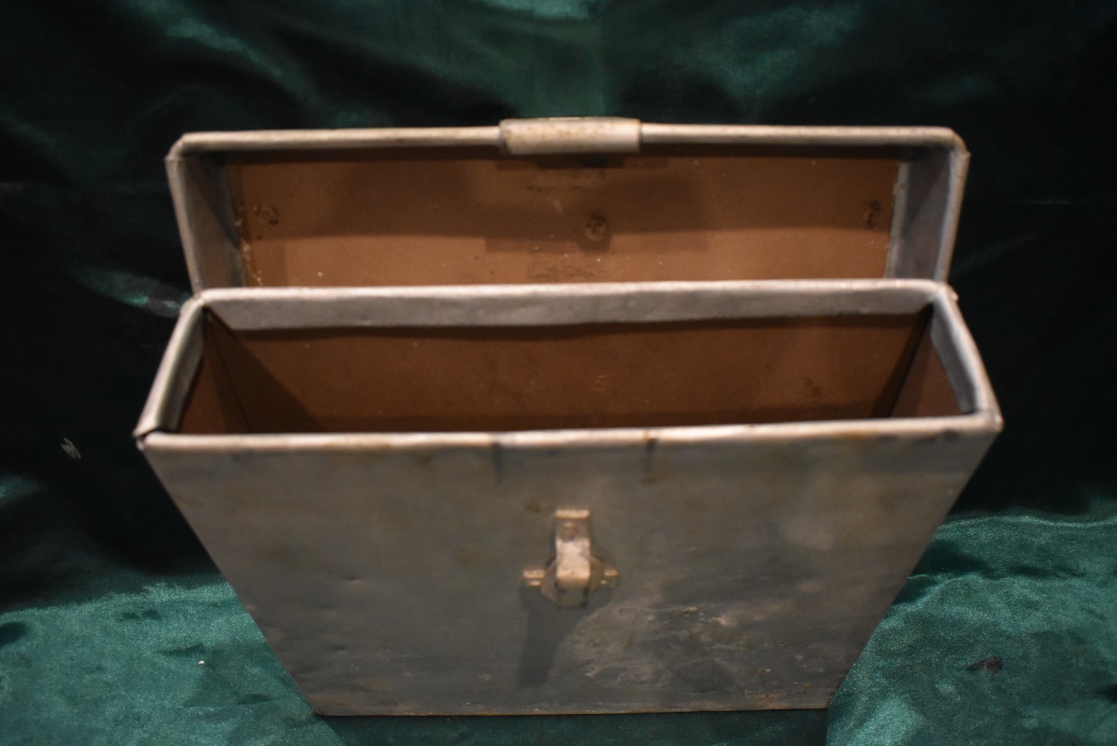 VINTAGE 16MM/8 MM FILM METAL BOX CORP.
