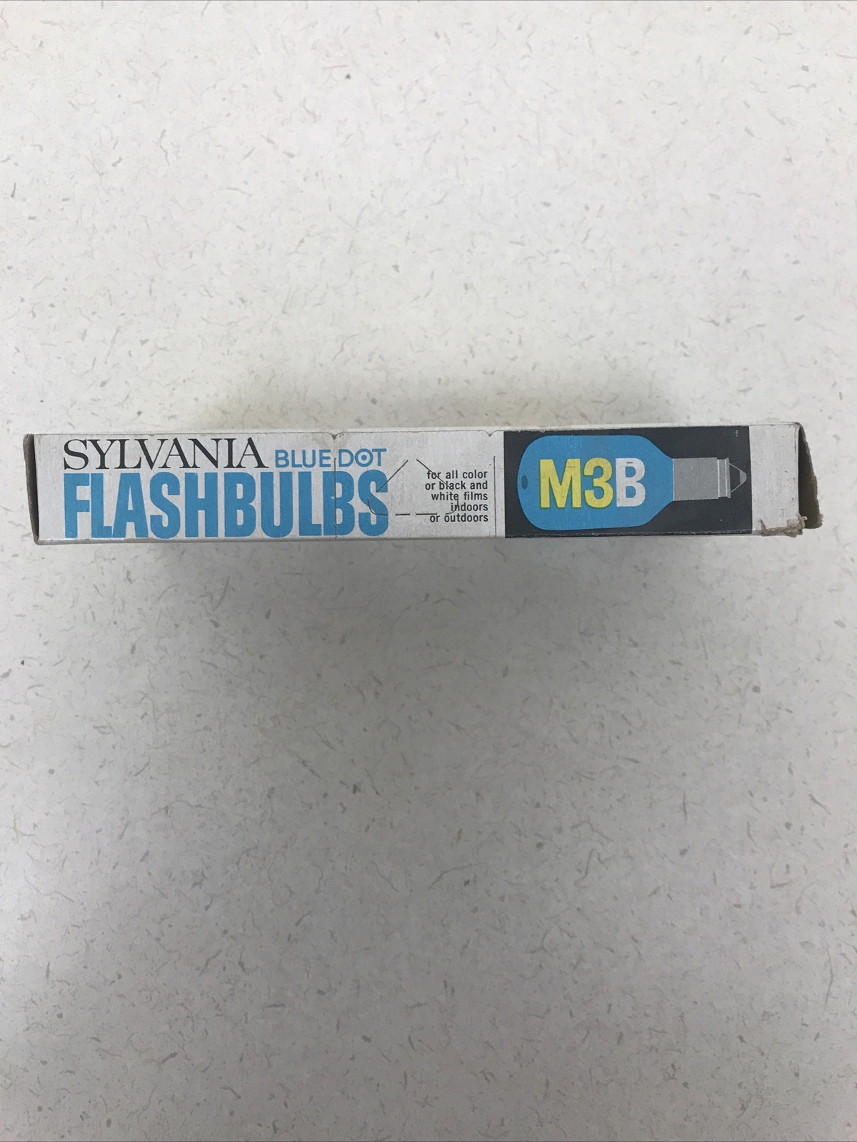 VINTAGE SYLVANIA BLUE DOT M3B FLASHBULBS – 12 bulbs in box