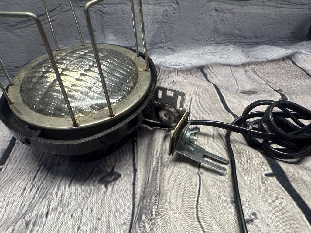 VINTAGE KENCO SUPER 8 SEALED BEAM MOVIE CAMERA LIGHT MODEL 875N