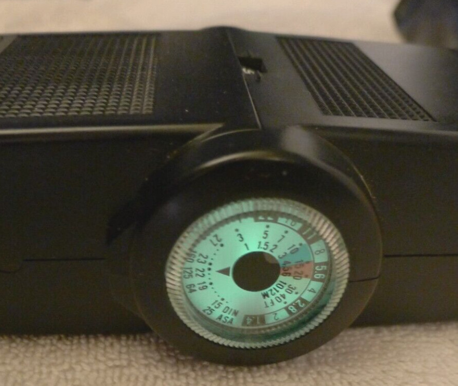 Vivitar Auto Thyristor 272 Shoe Mount Camera Flash with Case & Manual -TESTED