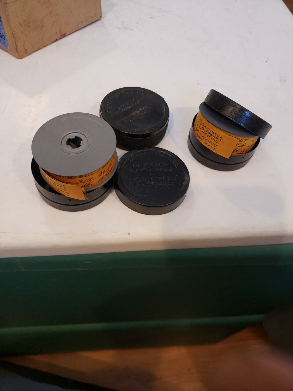 3-🎞️🌈 Vintage Kodak Color Film – Time Capsule in a Tin! 🌈🎞️ (E)