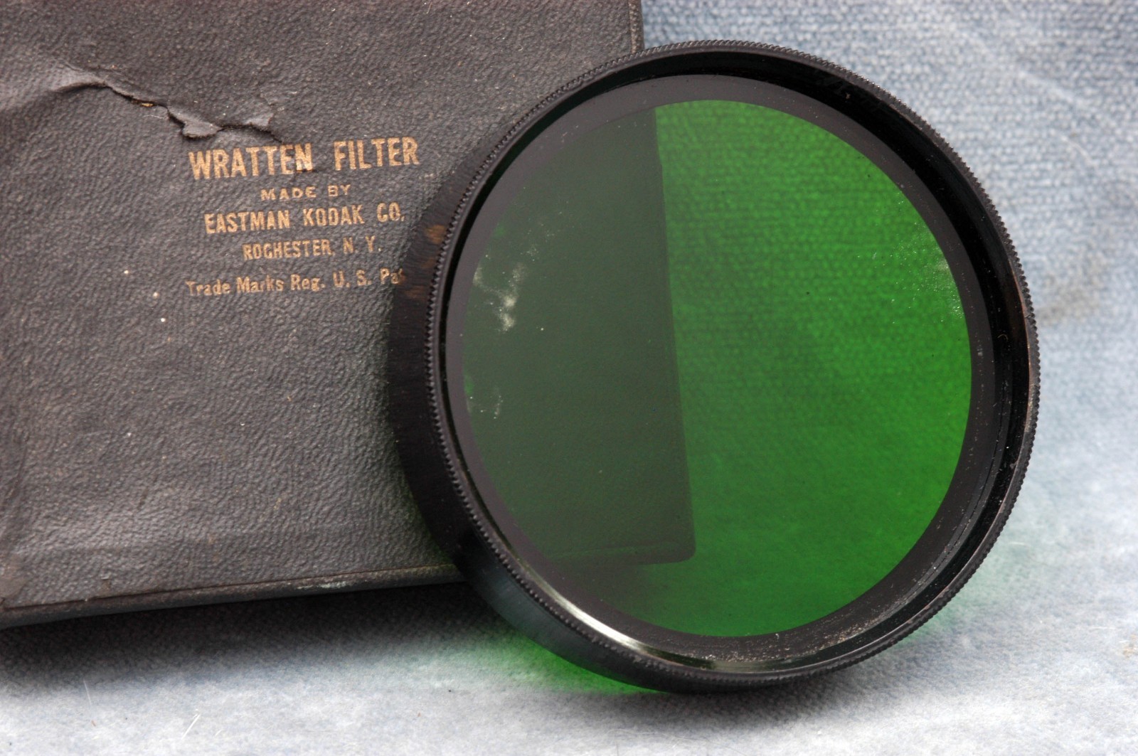 VINTAGE KODAK WRATTEN GREEN 69MM-2-3/4″ PUSH-ON FILTER IN BOX – FREE USA SHIP
