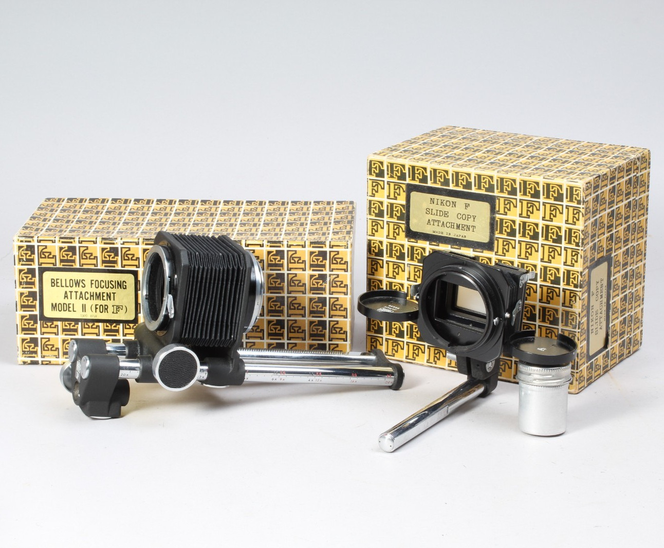 NIKON FOCUSING BELLOWS & SLIDE COPYING ATTACHMENT IN THE BOX VERY CLEAN