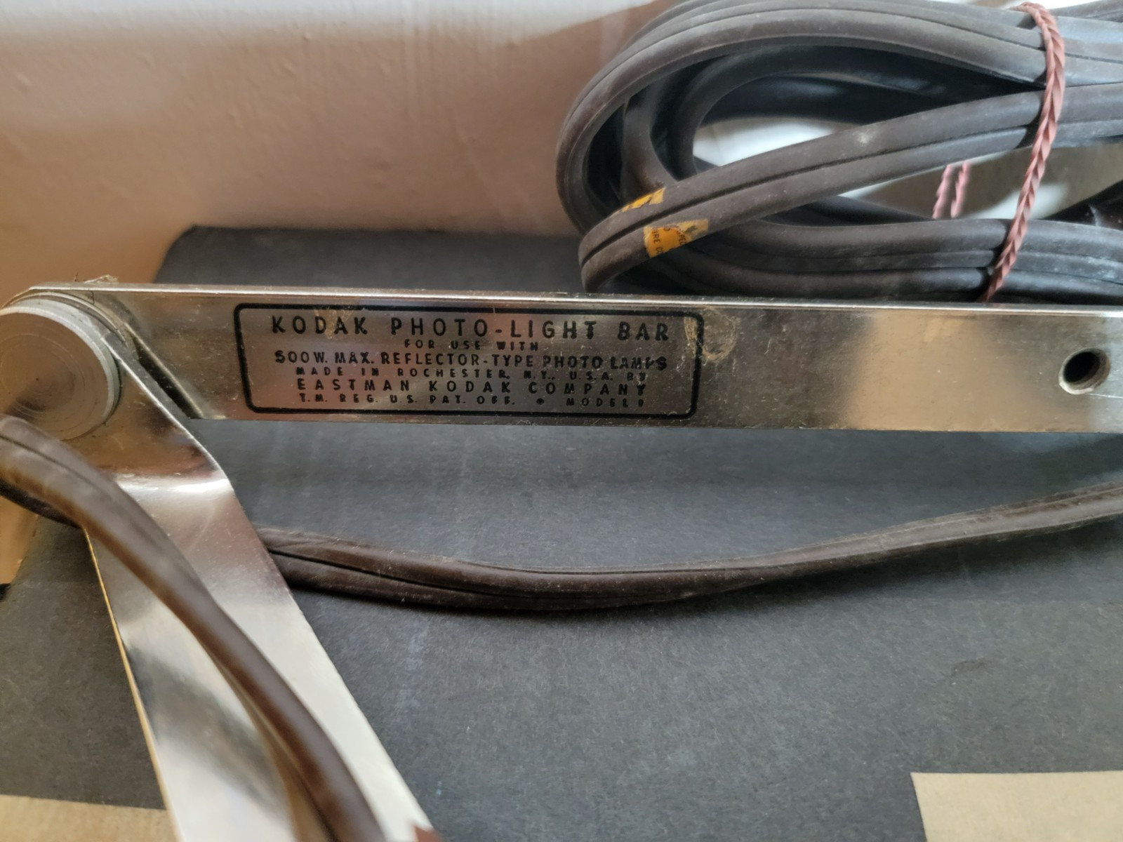 Vintage Kodak 2 Lamp Movie Light Bar & New Open Box