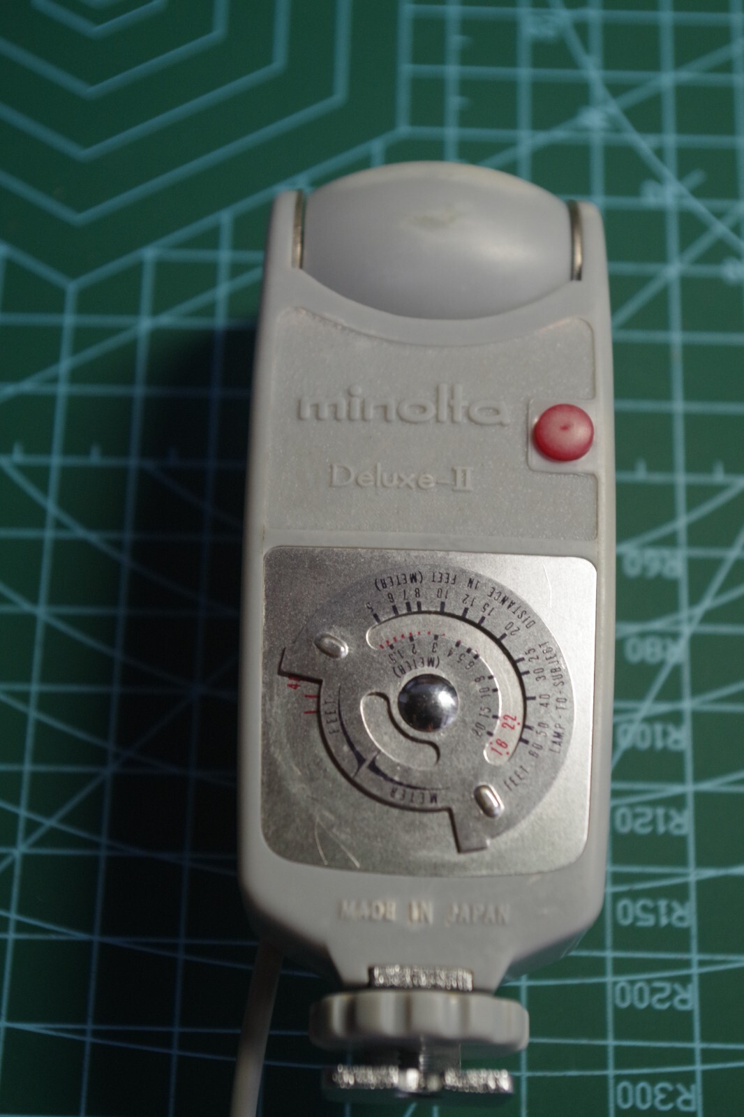 【AS-IS】Vintage Minolta Flash Gun Deluxe II（for AG,Philip Type, Swan Type Bulbs）