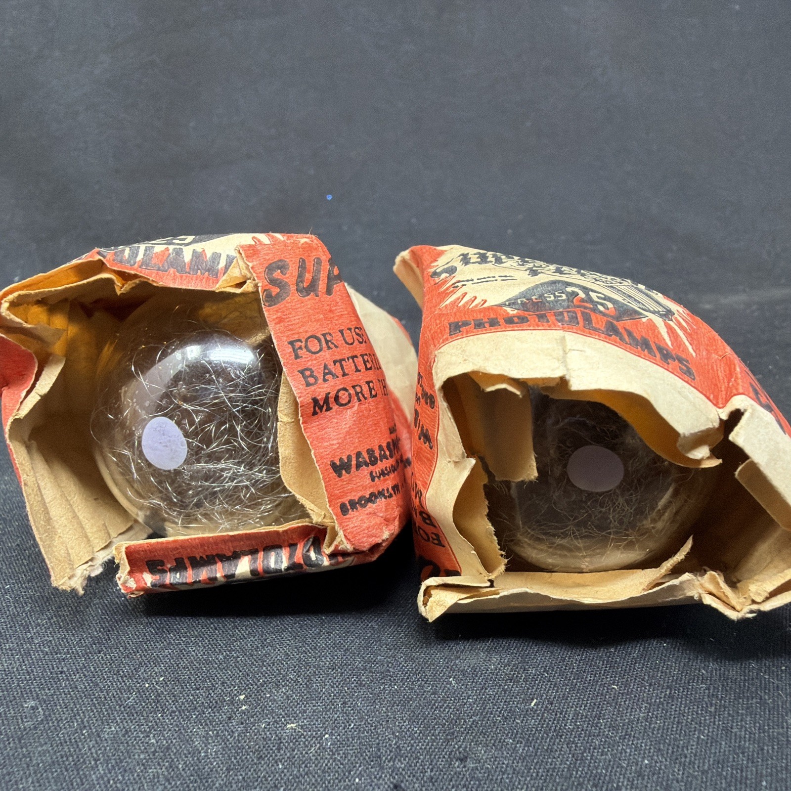 Vintage Wabash Superflash Press No 25 Flashbulbs – 2 Bulbs – New Old Stock