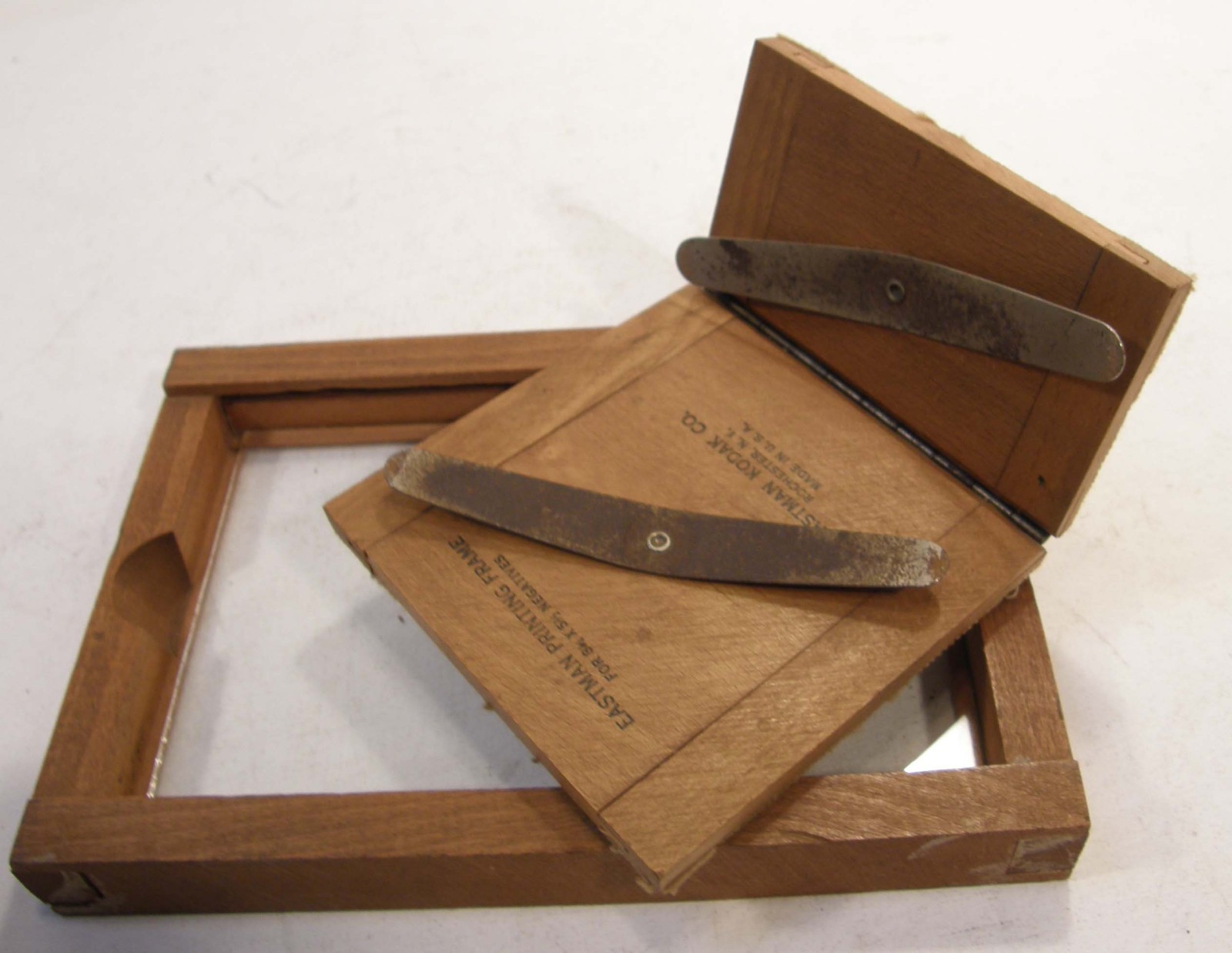 ANTIQUE VINTAGE EKCo EASTMAN WOODEN PRINTING FRAME FOR 3 1/4 X 5 1/2 NEGATIVES