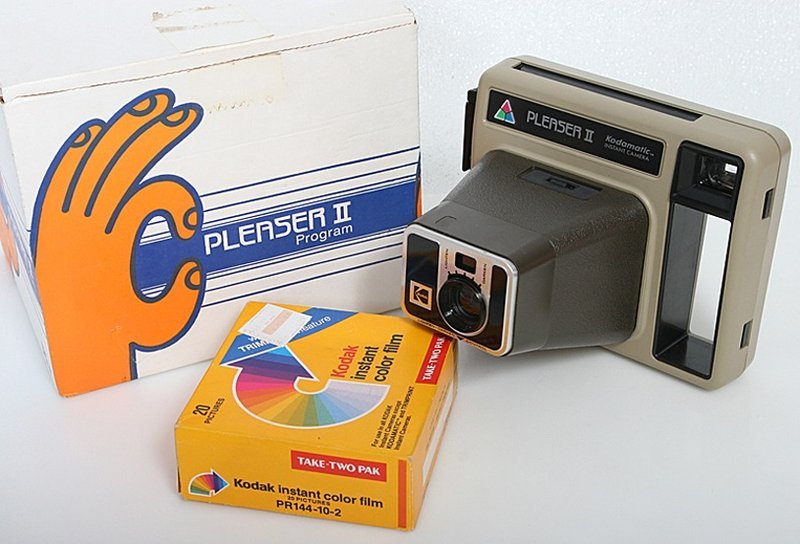 Kodak Pleaser II Kodamatic Camera with film and box, instant photo polaroid