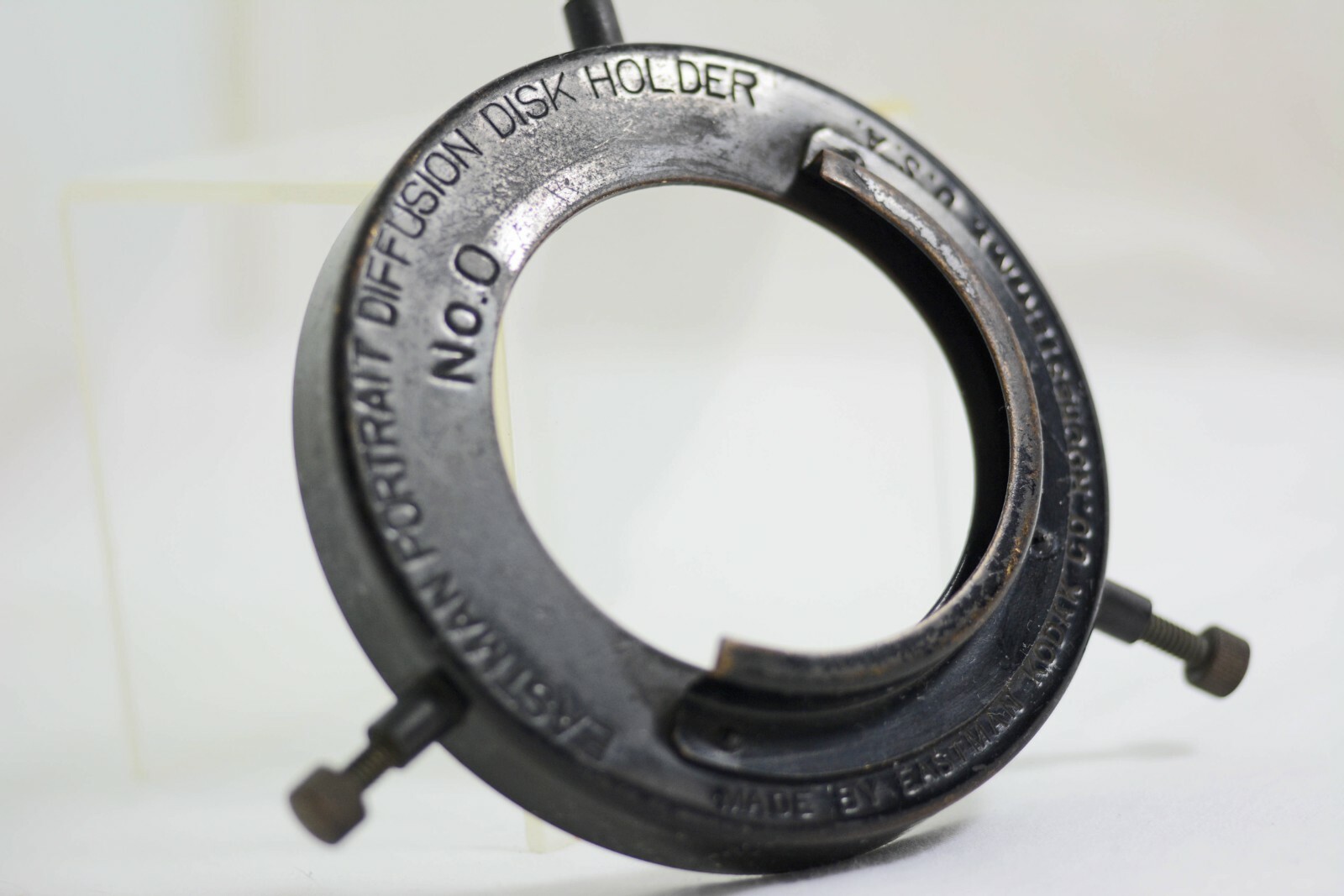 VINTAGE EASTMAN KODAK PORTRAIT DIFFUSION CAMERA LENS DISK HOLDER MODEL NO.0