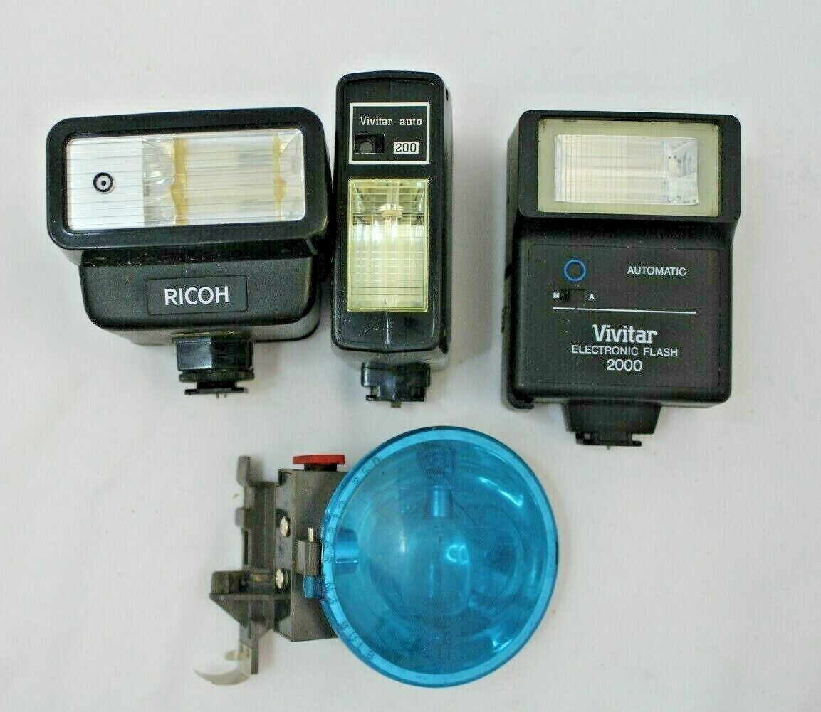 LOT OF VINTAGE CAMERA FILTERS, LENS, FLASHES AND ACCESSORIES -A