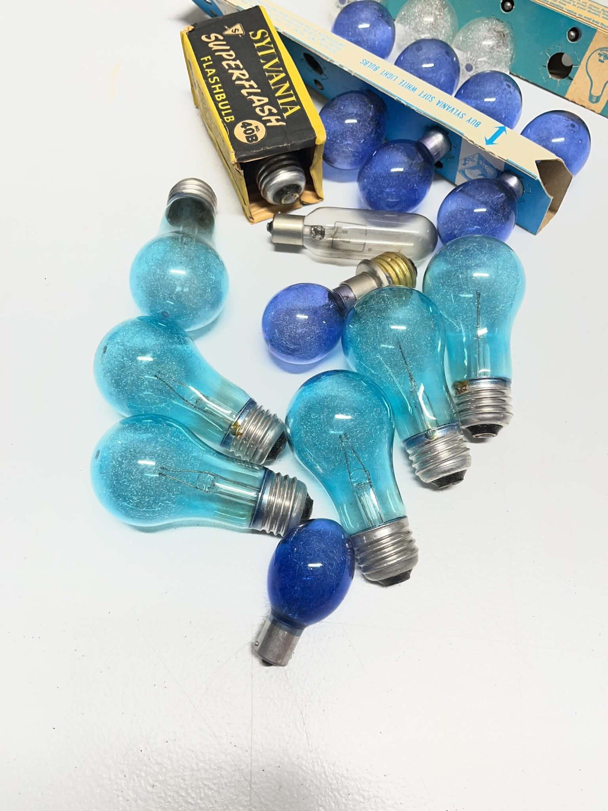 Vintage Sylvania GE Flashbulb Lot different models P25 and others