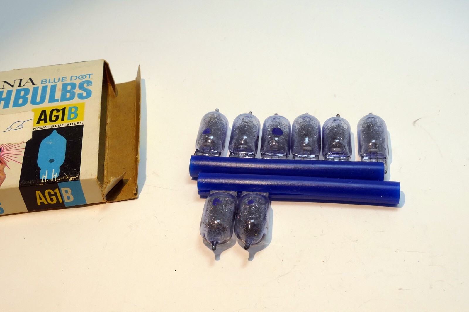 Sylvania Blue Dot AG-1B Flashbulbs Original Box – 8 Bulbs