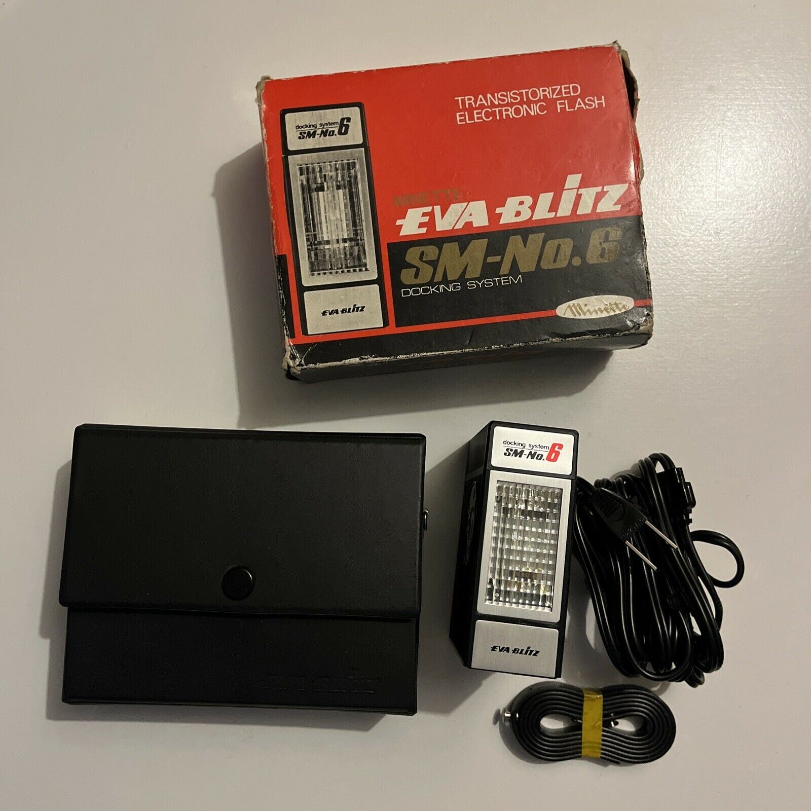 Minette Eva Blitz SM-No. 6 Docking System – Transistorized Electronic Flash