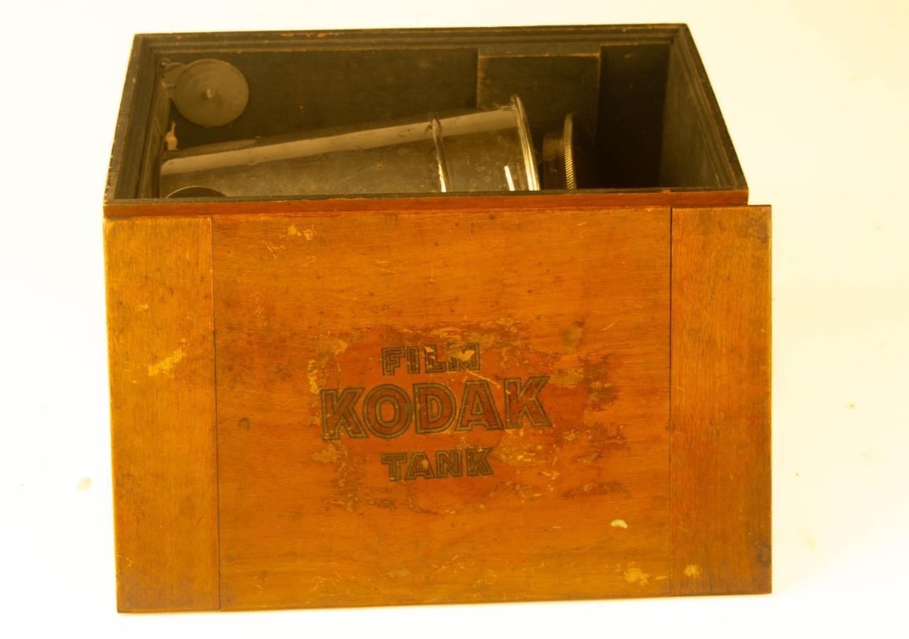 ANTIQUE KODAK FILM DEVELOPING TANK AND BOX MODEL 3 1/2 INS B-2 C1900 REF