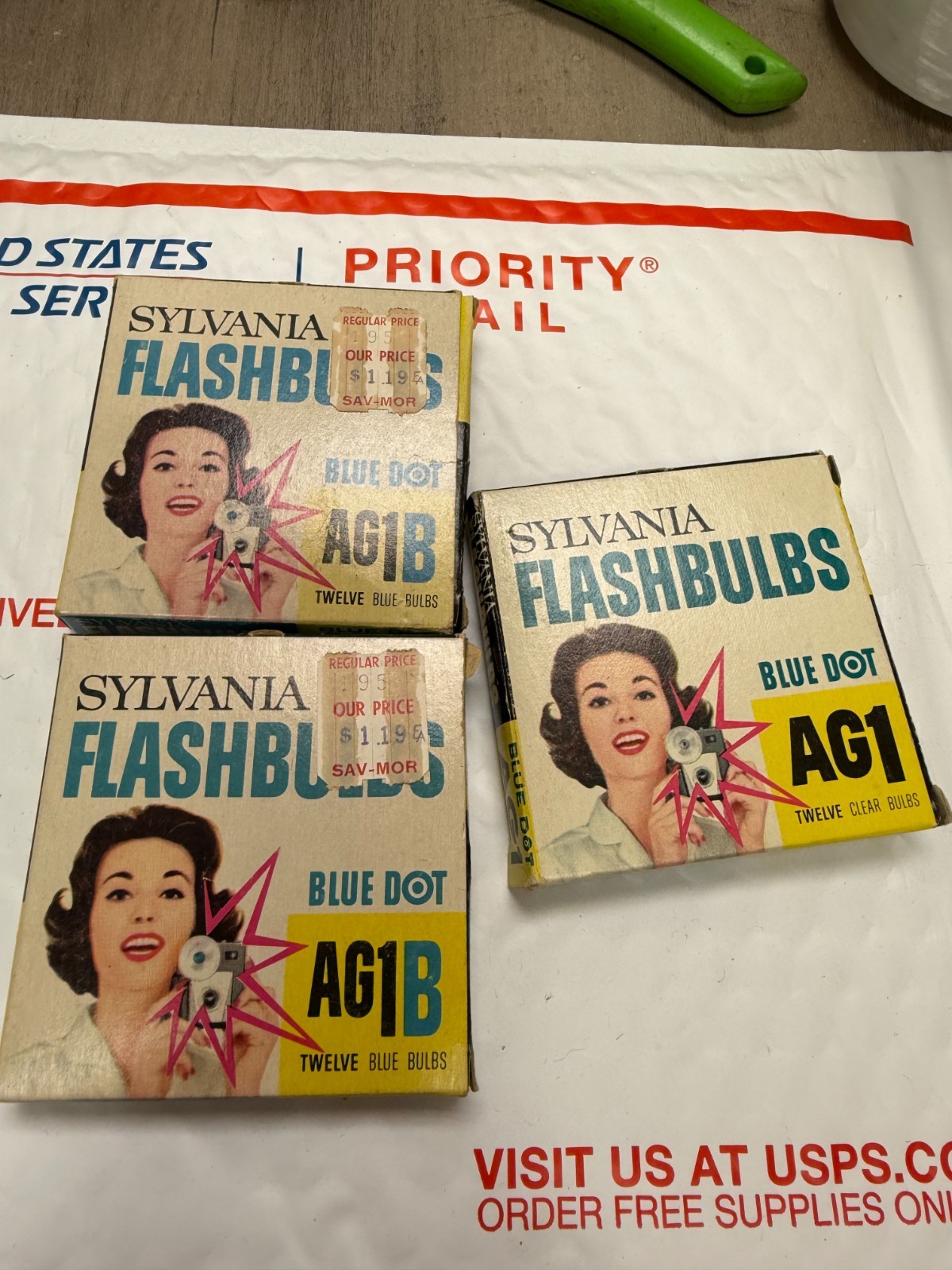 Sylvania flash bulbs LOT AG1B AG1 Lot Of 30 Bulbs Total NEW