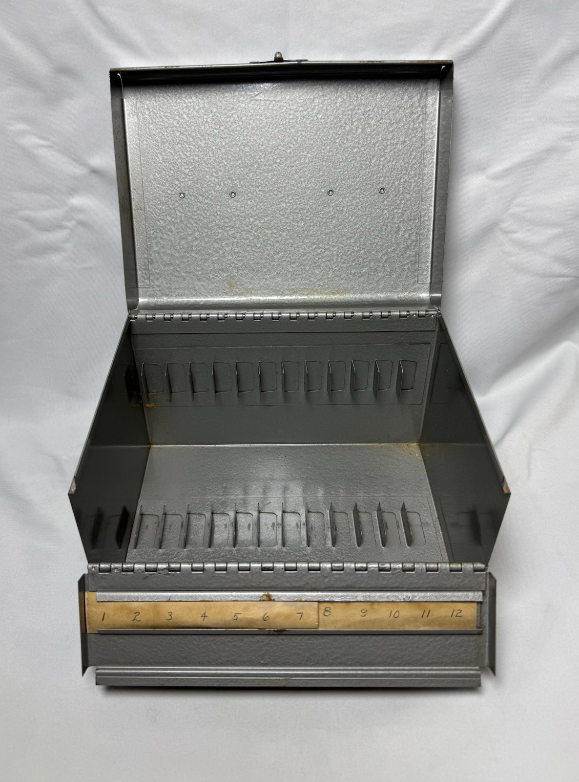 Gotham USA Vintage 12-Slot Super 8 Gray Metal Case For Reels
