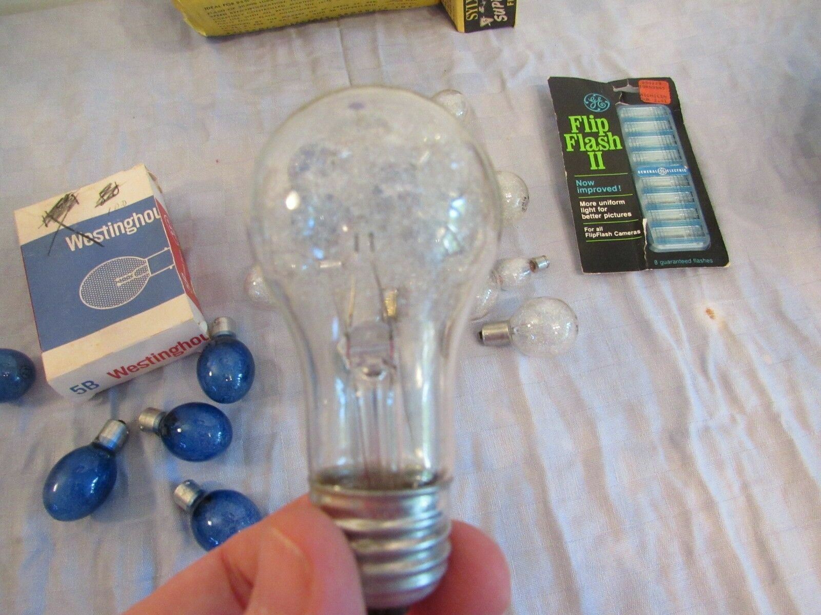 Vtg Flash Bulbs Lot Westinghouse Sylvania Flashbulbs Mixed Props Display
