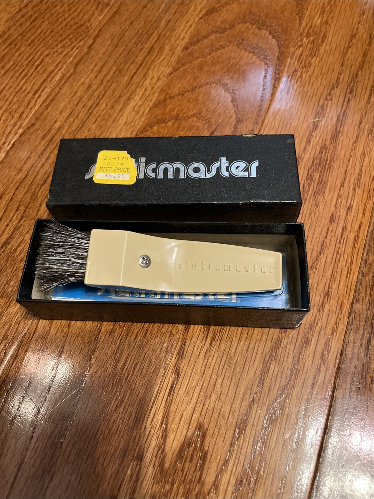 Vintage Staticmaster Camera Brush 1C200 Nuclear Products Co. CA In Original Box