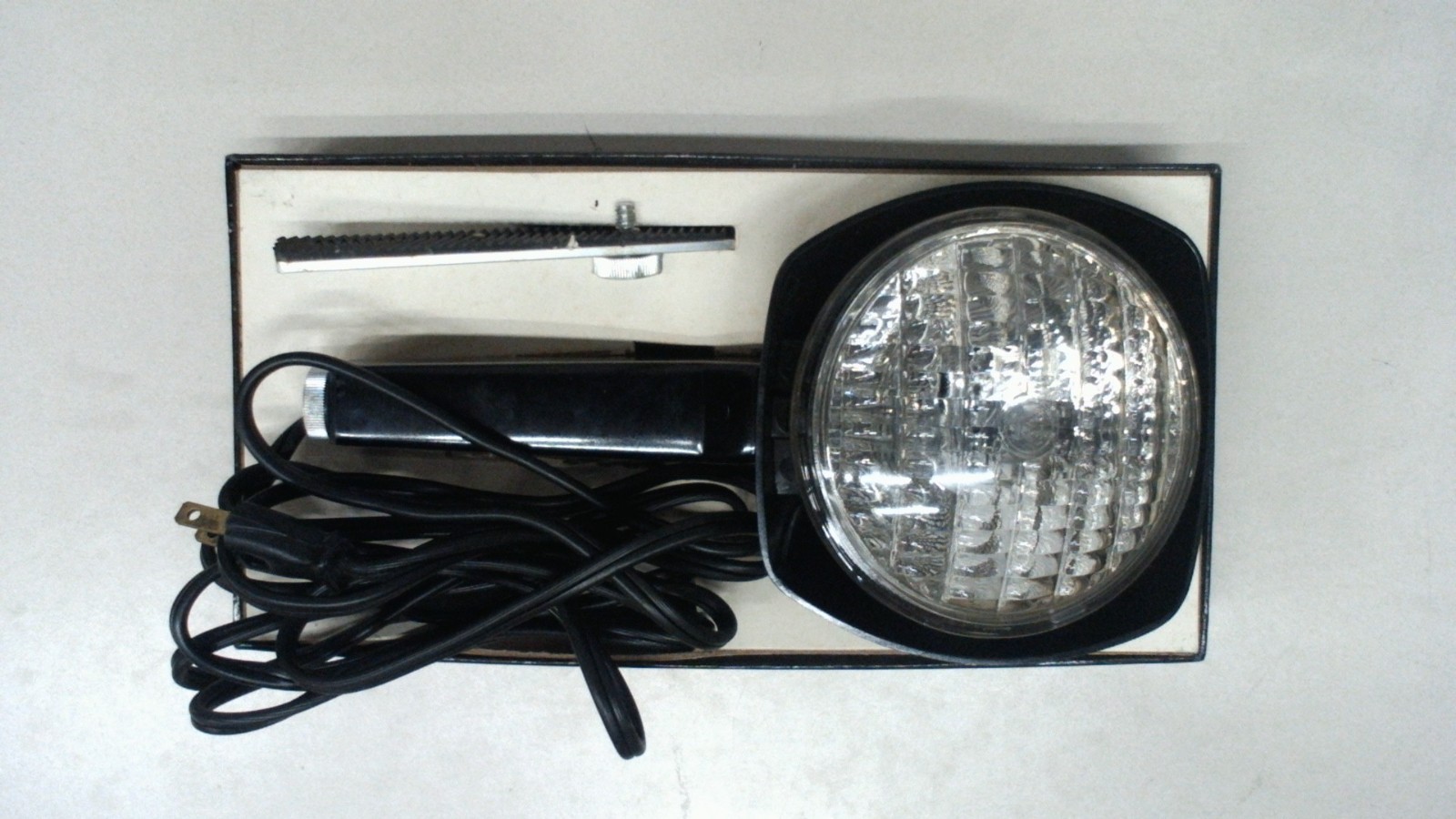 Vintage Sears Tower Bright Beam Movie Light w/ Box – Tested & Working
