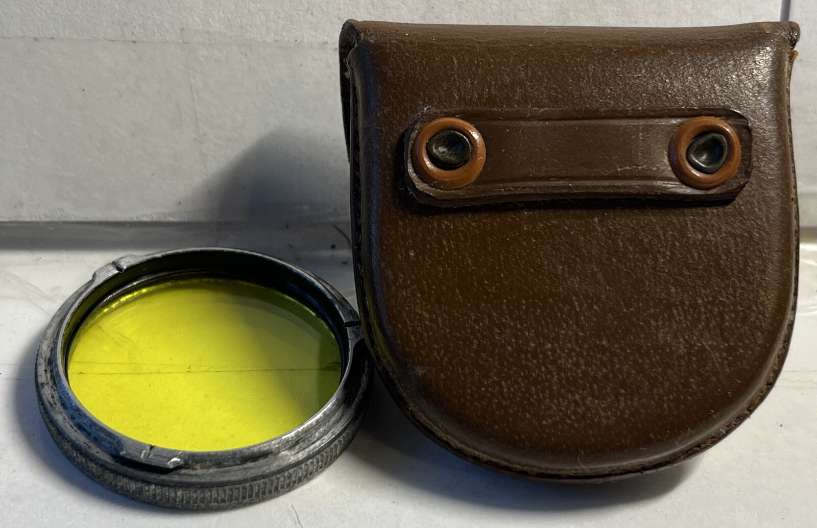 VINTAGE ROLLEI ROLLEIFLEX ROLLEIFILTER Yellow LENS W/ Leather CASE Gelb-hell