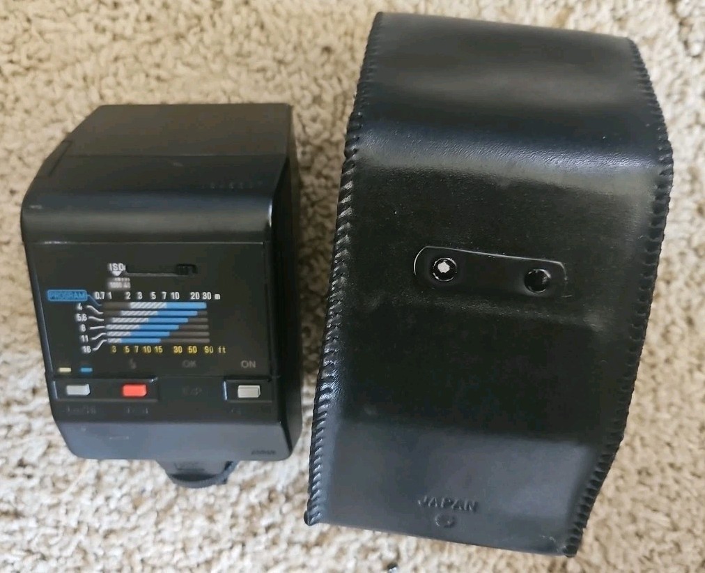 Minolta Maxxum 2800 AF Shoe Mount Flash w/ Black Case For Camera Tested Working