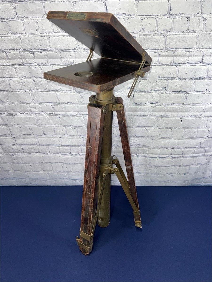 Graflex USA Crown camera compact stand tripod vintage wood