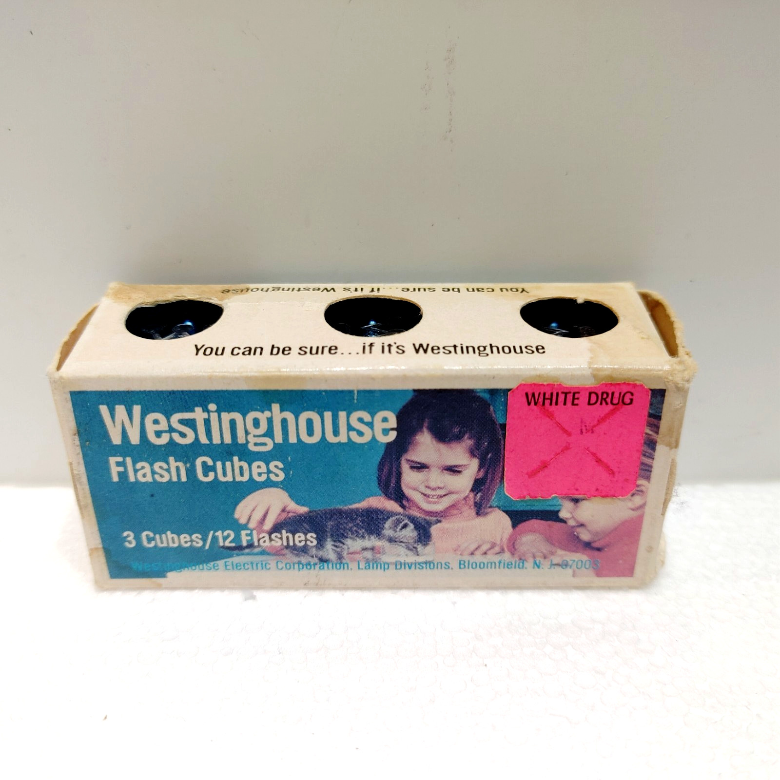 NOS ~ Vintage WESTINGHOUSE Flash Cubes ~ Box of 3 Cubes ~ 12 Flashes ~ Bulbs