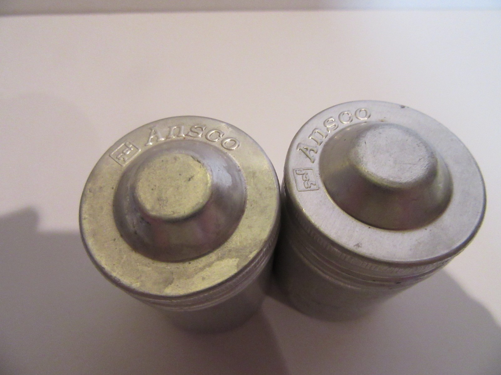 Pair ANSCO 35 MM VINTAGE FILM HOLDERS 2″ Screw Top Aluminum Small Cannisters