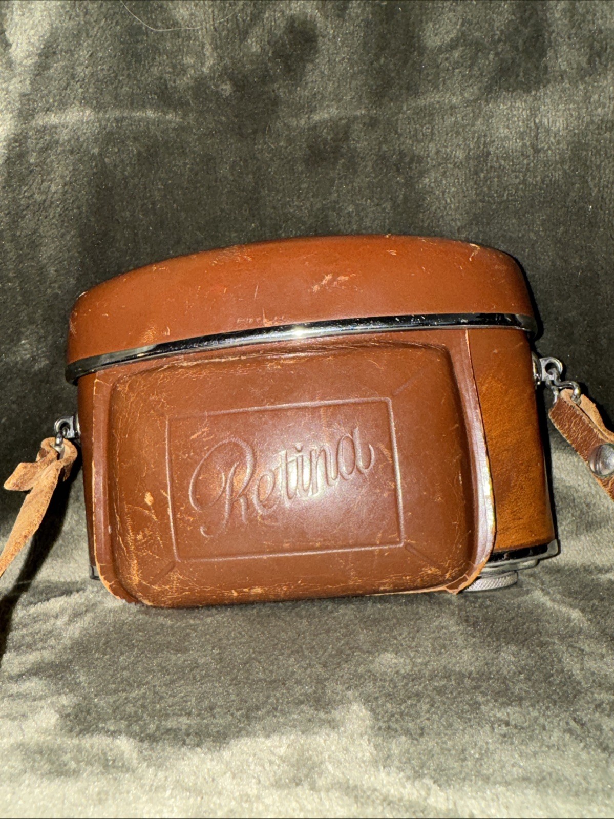 Kodak Retina IIIc w Kodak Bag, Kodalite Flasholder, Bulbs, And Light Reader.