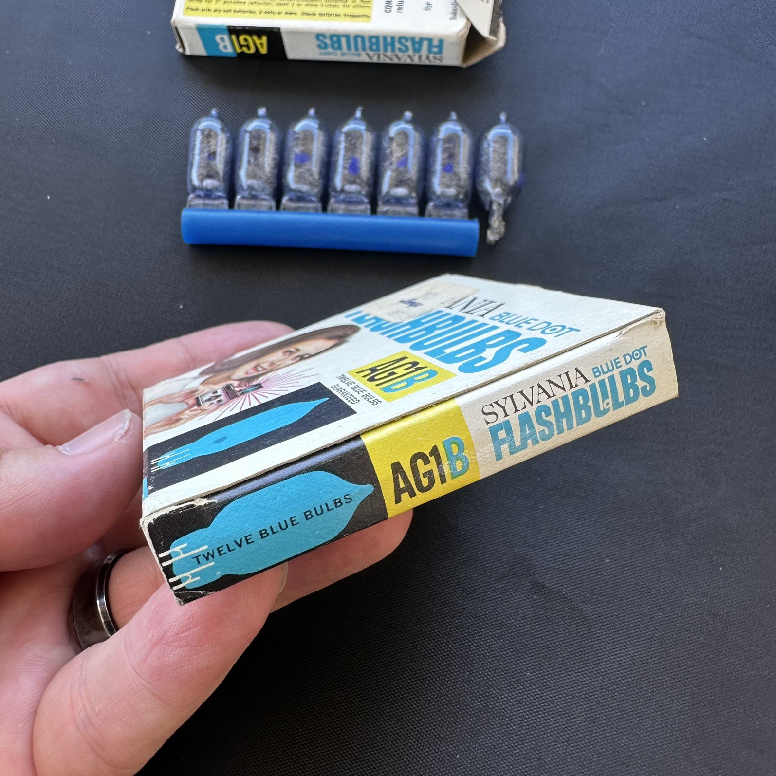 (2) Vintage Sylvania GE 5b AG1B Blue Dot Flashbulbs NEW 12 +7 Bulbs Made in USA