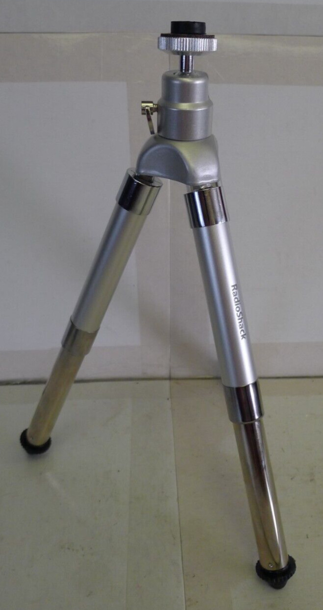 Radio Shack Portable Adjustable Hight Tripod with Ball Head with Case – Used