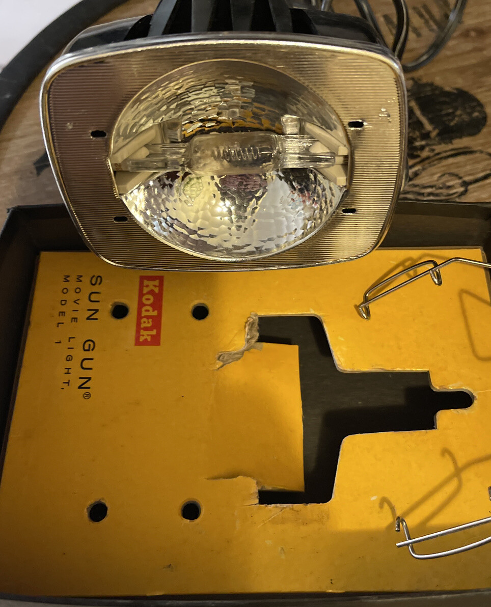 Kodak SUN GUN Movie light model 1,Exposure Guide kodachromeII Type ADWY Vintage