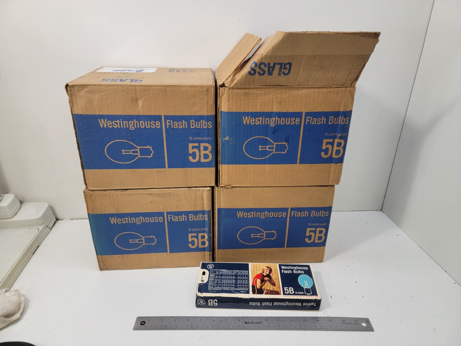 New Old Stock Vintage Flash Bulbs Westinghouse 5B In Original Box of 12 Bulbs