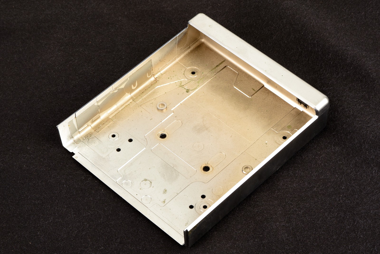 Polaroid SX-70 Camera Replacement Part – Silver – Rear Bottom Cover V28