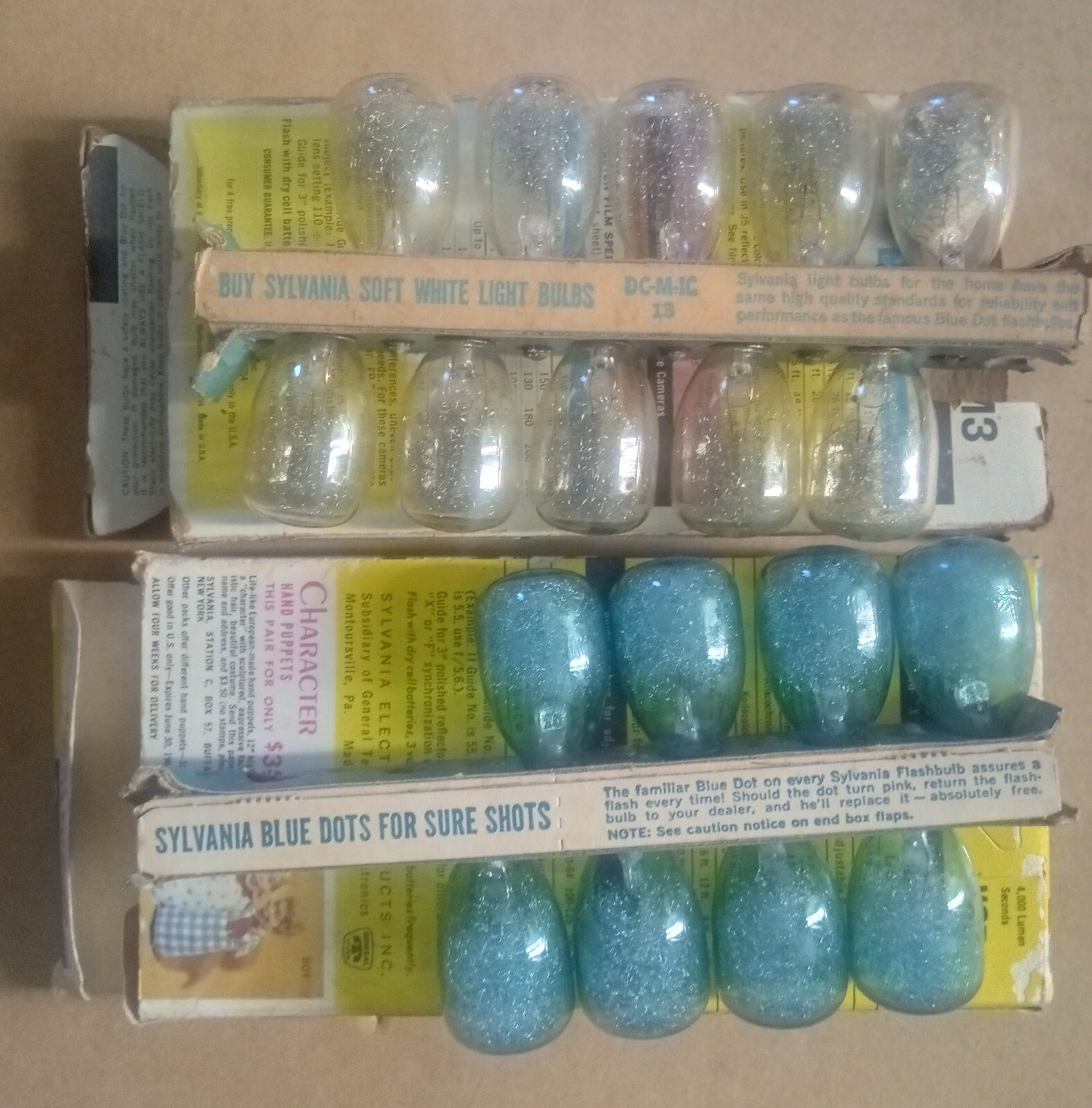 Sylvania M3 & M2B Blue Dot Flashbulbs 18 Bulbs Mixed Lot NOS New Old Stock VTG