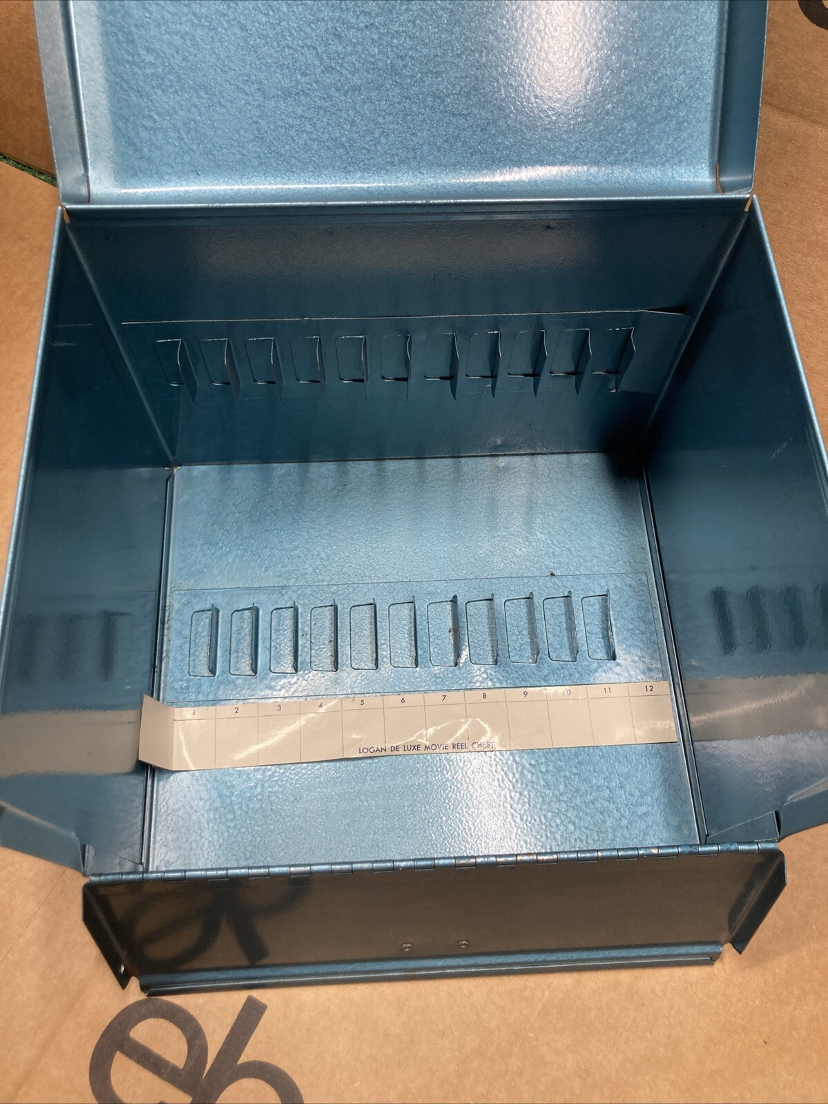 VINTAGE LOGAN METAL 8MM REEL-TO-REEL FILM CABINET CASE 12-REEL – BLUE