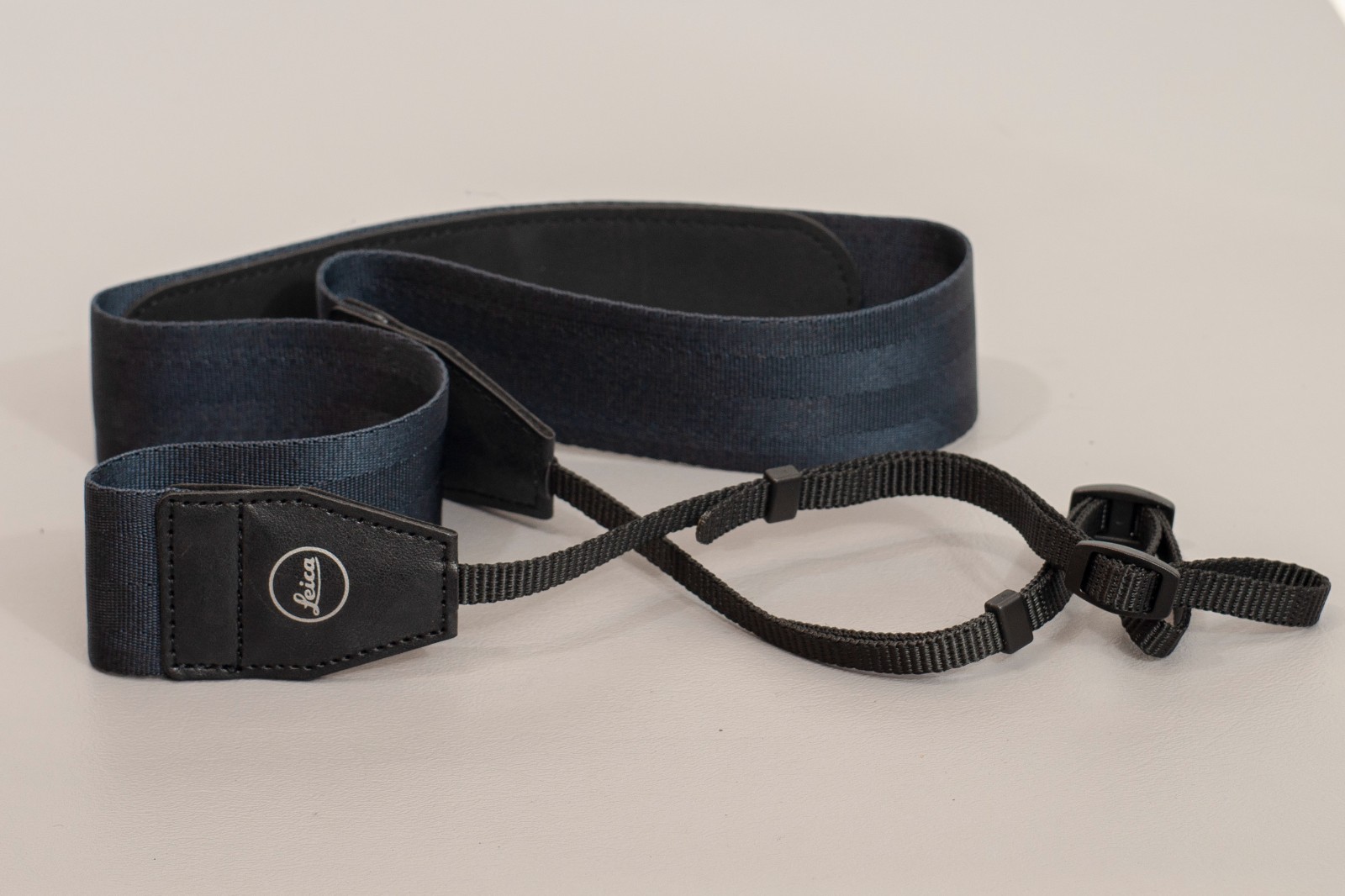 MINT+++ never been used Leica camera holding neck strap.