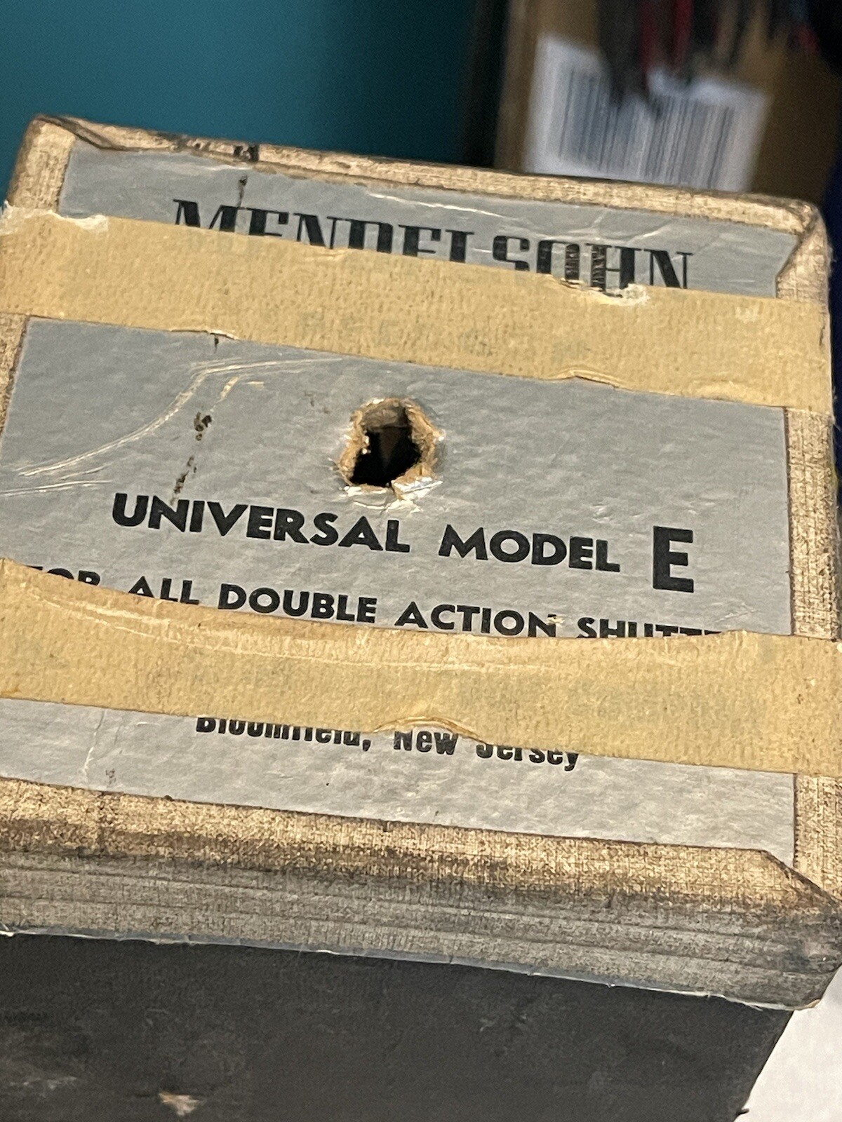 Vintage Mendelsohn Universal Flash Speed Gun Model E With Box (untested)