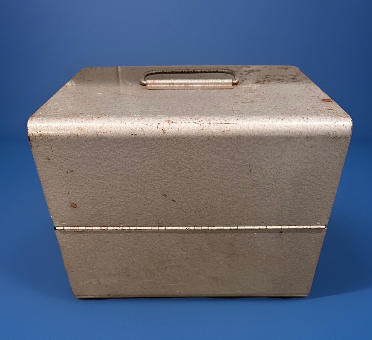 BRUMBERGER Metal 8mm or Super 8mm Film Carrying Case for 7” Reels
