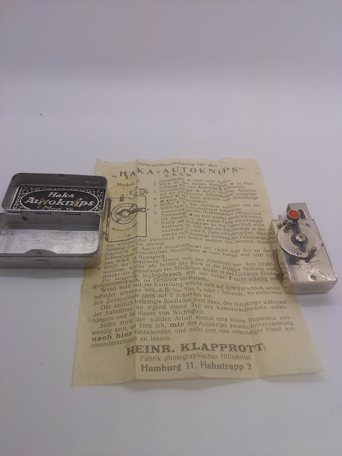 Haka Autoknips Auto German Camera Self Timer 1928 with German Instructions