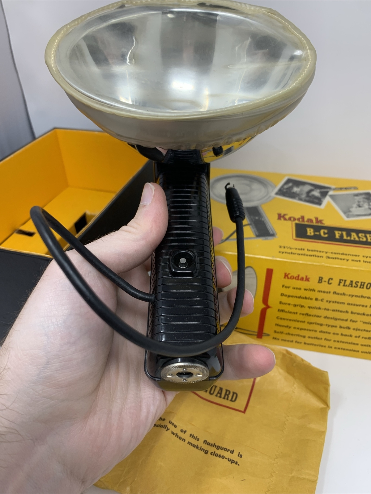 VINTAGE 1950’s KODAK STANDARD FLASHOLDER – With Original Book. Read Description